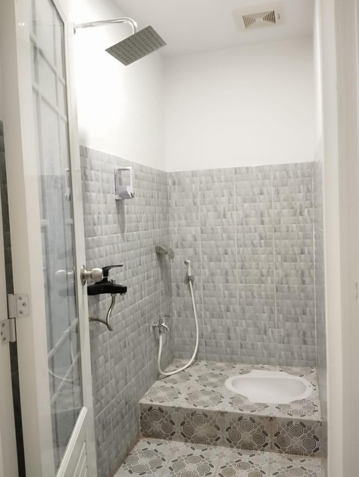 Kareem Syariah Hostel Букитинги Екстериор снимка